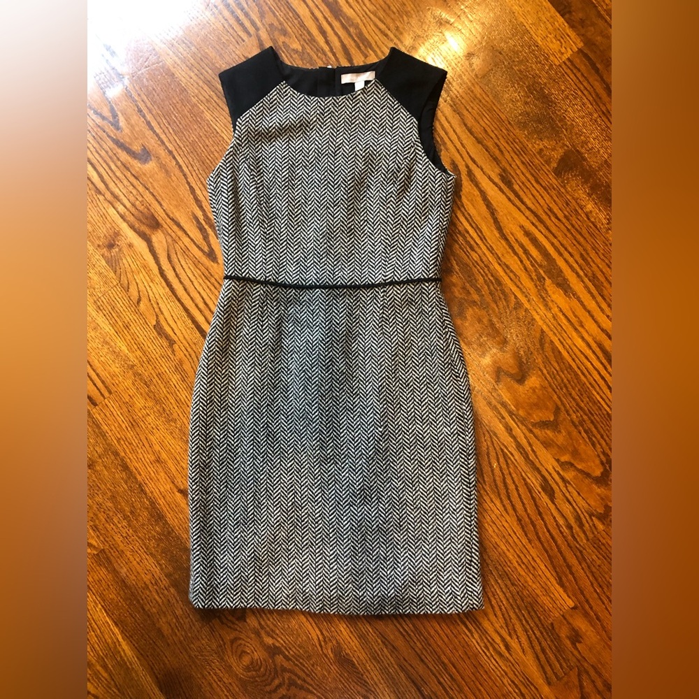 Banana Republic Black/White Herringbone Dress - Size 4